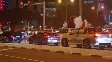 المنتخب القطري يصل الدوحة وحشود في استقباله للاحتفال