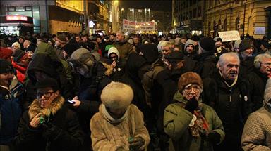 Thousands march in Belgrade in anti-government protest