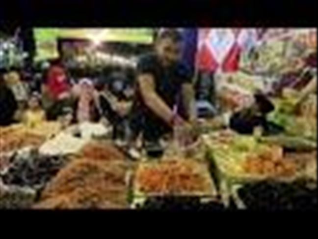 رمضان "السيدة زينب" بالقاهرة.. فوانيس وياميش (فيديو) 