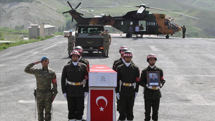 Hakkari'de askeri araç kaza yaptı: 1 şehit, 1 yaralı