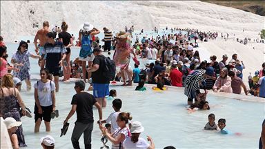 Pamukkale'yi 6 günde 80 bin turist gezdi