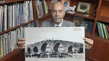 Siyah-beyaz fotoğraf tutkusuna 500 bin lira harcadı