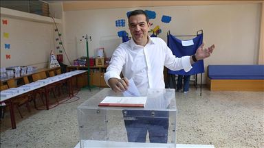 اليونان.. تسيبراس يقر بهزيمته ويعلن احترامه إرادة الشعب