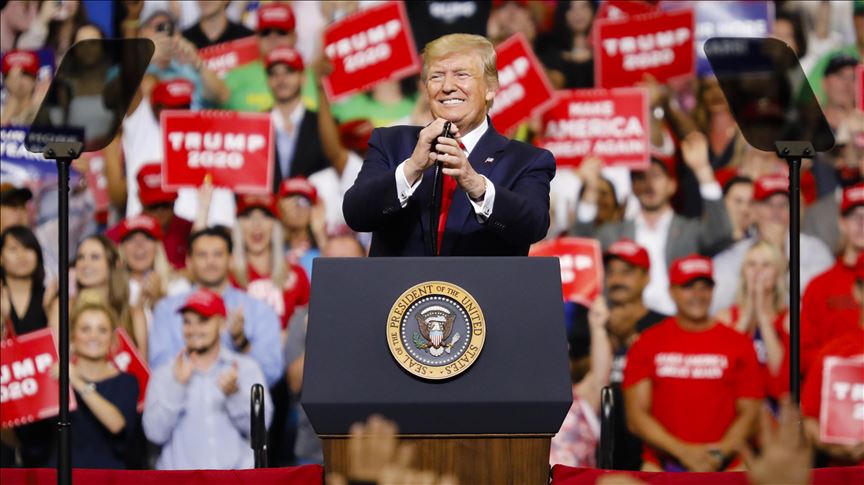 US: Customers boycott gym chain over Trump fund-raiser