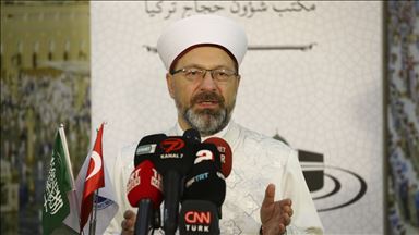 Erbaş, Mekke'de kafile başkanlarıyla buluştu