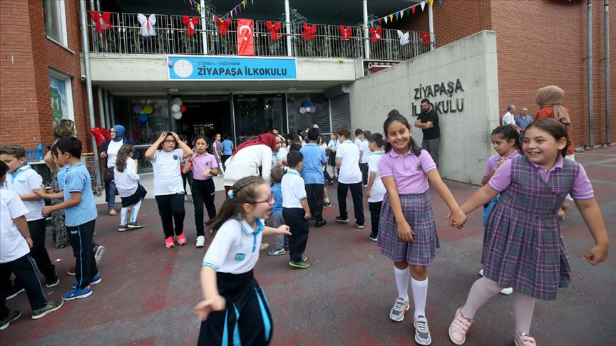 İstanbul'da ders zili çaldı
