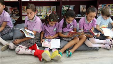 'Ayakkabısız okulda' ders zili çaldı