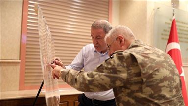 Командование ВС Турции неотрывно контролирует ход операции  в Сирии 