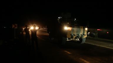 تركيا تدفع بمزيد من القوات تجاه الحدود السورية