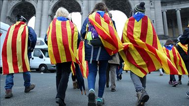 Ayrılıkçı Katalanlar İspanya-Fransa yolunu kesti
