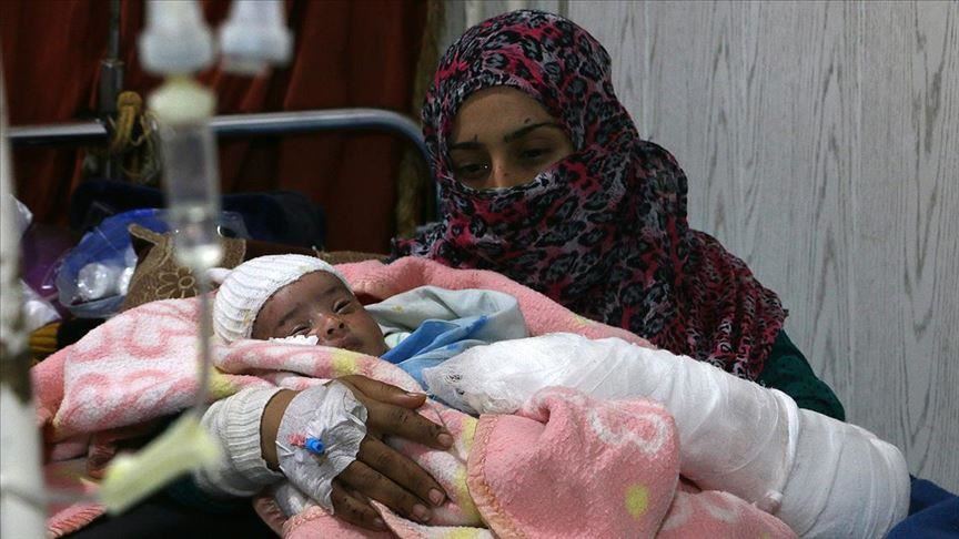 الرضيعة السورية "غدير" تتحدى القصف الروسي وتتمسك بالحياة في إدلب