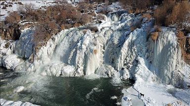 وان.. به‌شێكی تاڤگه‌ی مورادییه‌ به‌ستوییه‌تی