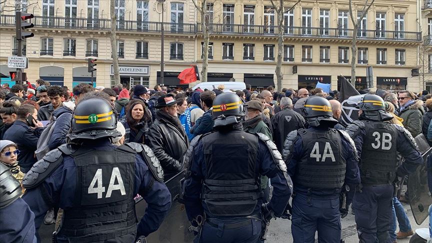 Fransa'da emeklilik reformu protestoları sürüyor