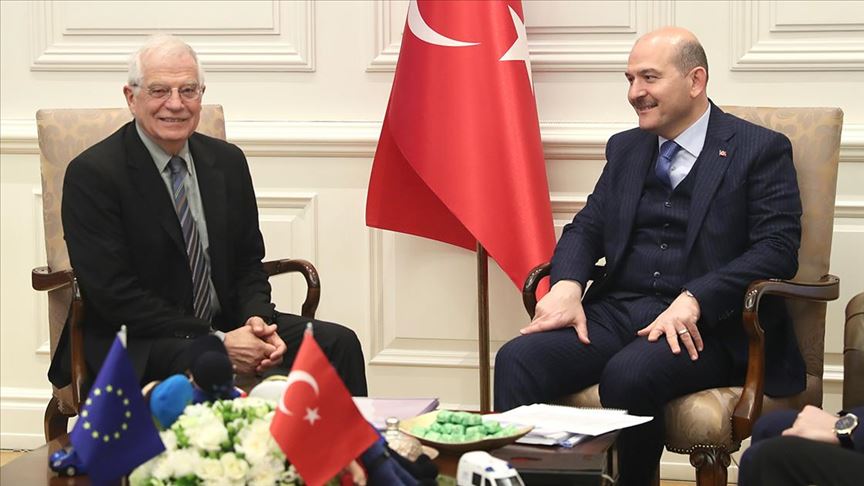 وزير الداخلية التركي يستقبل مسؤولا رفيعا بالاتحاد الأوروبي