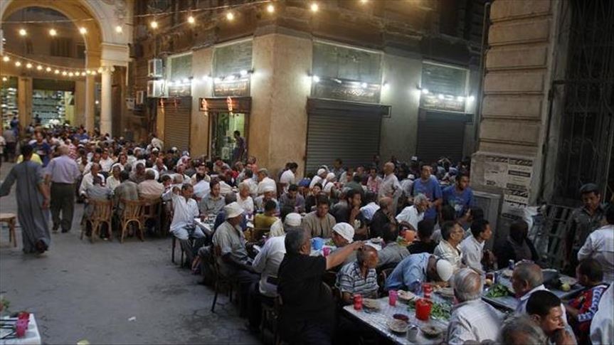 كورونا.. مصر تمنع موائد الإفطار الجماعي في رمضان