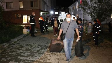 Denizli'de karantina süresi dolan 168 kişi evlerine uğurlandı 