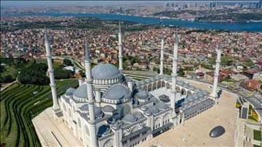في عامه الأول.. مسجد "تشاملجا" بإسطنبول يستقبل 7 ملايين زائر