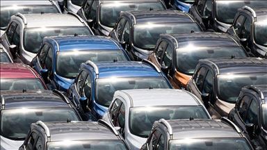 Shitja e automobilave në Britani të Madhe në nivel më të ulët në 74 vitet e fundit