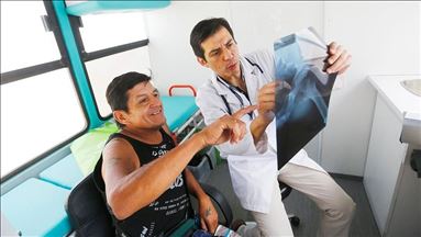 El médico del pueblo: un chileno atiende gratis en tiempos de pandemia