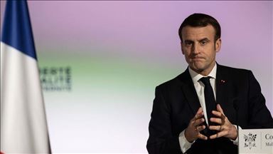 ماكرون: الرحلات الدولية ستكون محدودة صيفاً بسبب كورونا 