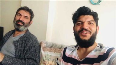 Hastanede yanından ayrılmayan oğlunun desteğiyle 17 günde sağlığına kavuştu