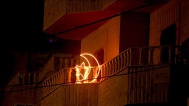 غزة.. أغلقت المساجد ففتح منزله لتحفيظ القرآن