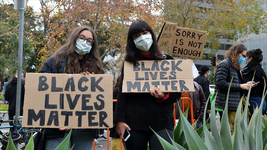 عشرات الآلاف يتظاهرون ضد التمييز في أستراليا