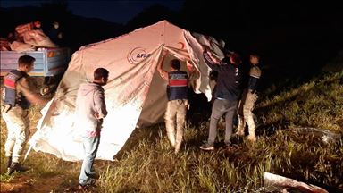 Pütürge'de depremde evleri ağır hasar görenler için çadır kuruldu