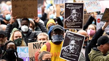 Londra’da binlerce kişi ırkçılık karşıtı gösteri düzenledi