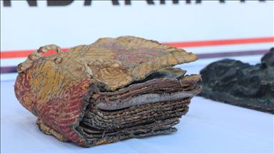 Diyarbakır'da Hazreti İsa ve Meryem figürlü tablo ile heykel ele geçirildi