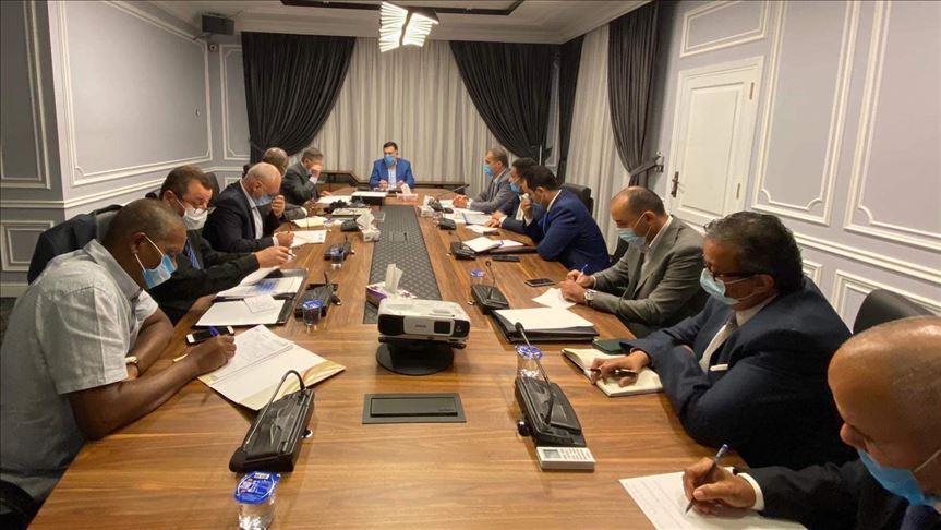 ليبيا.. السراج يبحث مع مسؤولين عودة الشركات التركية