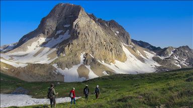 چیاكانی مونزور كوێستانه‌كانی و گۆمه‌كانی ئاره‌زوومه‌ندانی سروشت بۆ خۆیان راده‌كێشن
