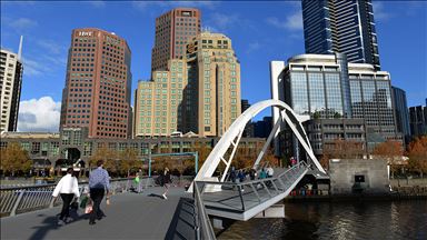 Melbourne’de 6 hafta sokağa çıkma yasağı ilan edildi