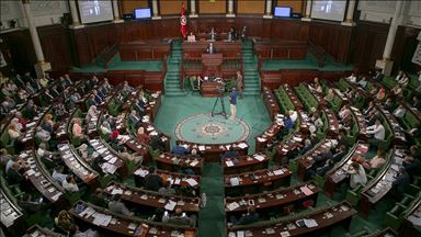Tunus Meclisi 'Başbakan Fahfah'ın geçici olarak görevden uzaklaştırılmasını' görüşüyor