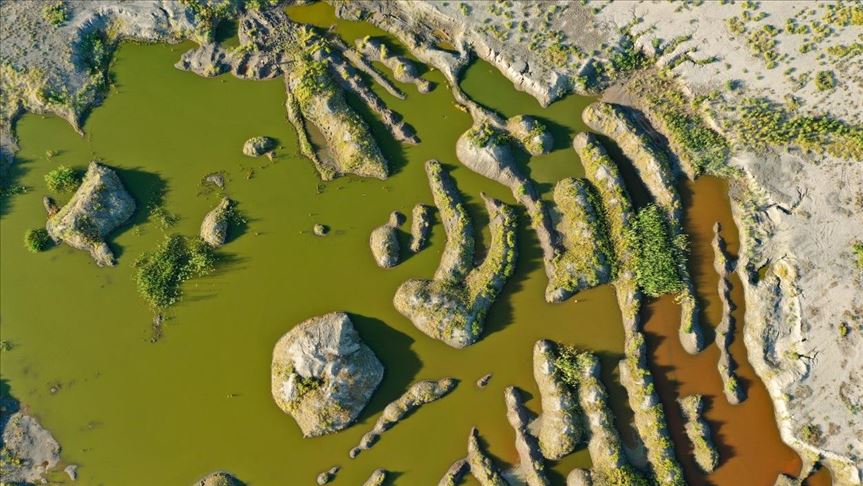 ره‌نگی گۆماوه‌كانی دامێنی چیای ئاگری بووه‌ته‌ جێی سه‌رنج 