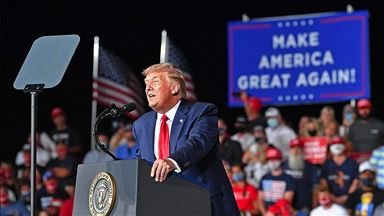 Trump'tan 'Kovid-19'u önemsiz gösterdi' iddialarına yanıt: Halkı paniğe sürüklemek istemedik