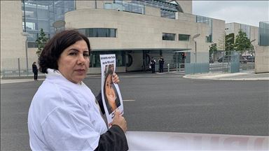 ادامه تحصن مادری در برلین برای نجات دخترش از دست پ.ک.ک