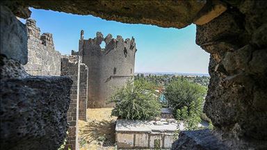 Turkey: Restoration of Walls of Diyarbakir begins