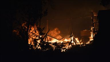 Yunanistan'ın Midilli Adası'ndaki sığınmacı kampında yangın çıktı
