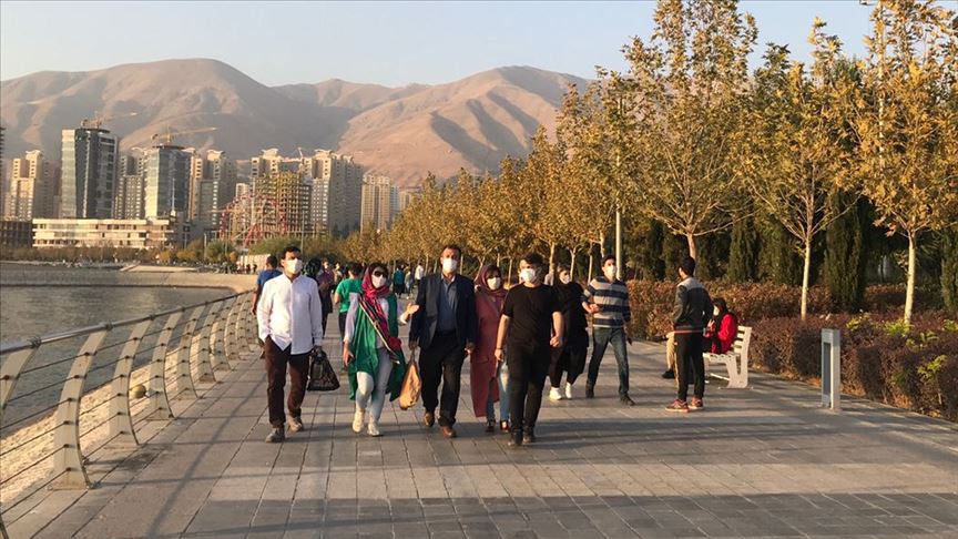 İran'da son 24 saatte 462 kişi Kovid-19'dan hayatını kaybetti