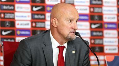 Football: Hungary manager Rossi contracts COVID-19