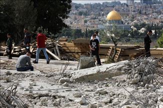 إسرائيل تهدم بناية سكنية بالقدس