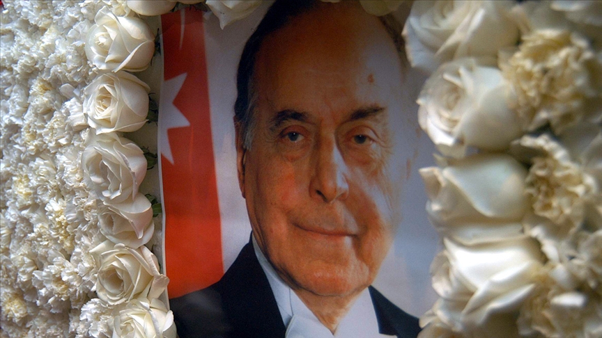 Azerbaycan'ın 'umummilli lideri' Haydar Aliyev
