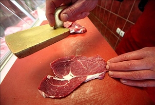 محكمة فرنسية: الطعام الحلال بالمدارس لا يتعارض مع العلمانية