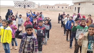 جمعية تركية تقدم وجبات طعام للمحتاجين بـ"تل أبيض" السورية