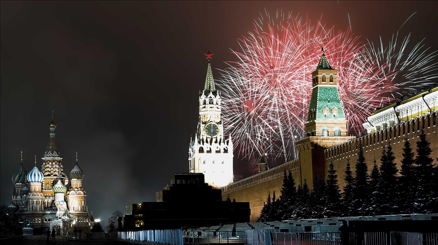 Bota priti në "heshtje" Vitin e Ri