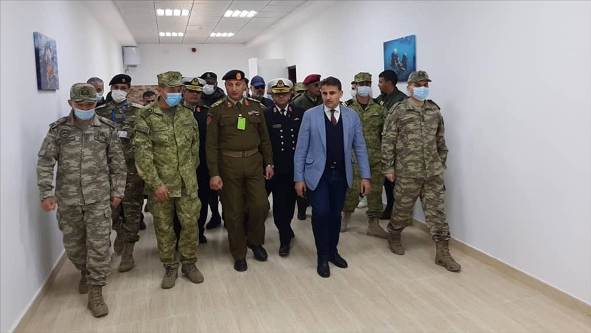 Министр обороны Ливии посетил военно-морской учебный центр