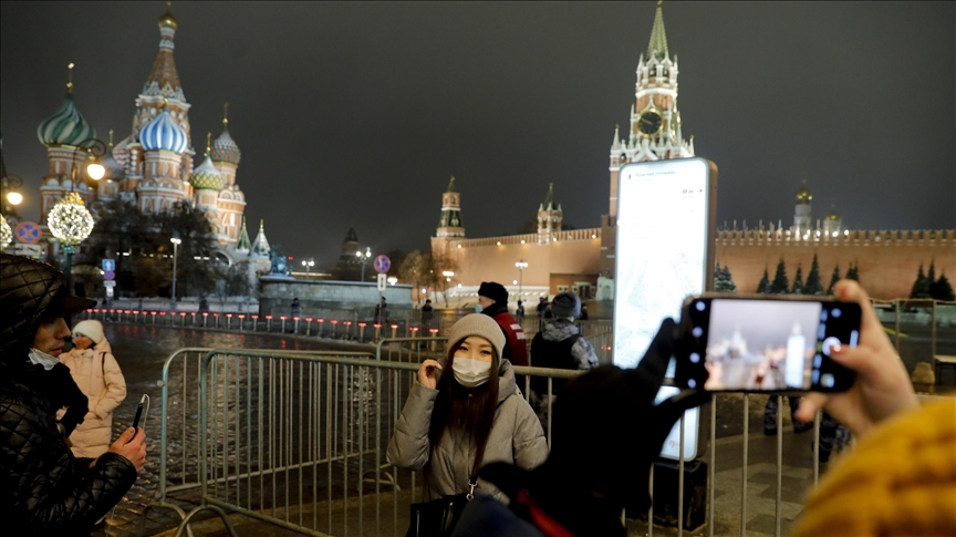 Россия вступила в Новый год на фоне ограничений