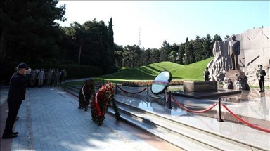 Жители Азербайджана в Новый год отдали дань памяти героям Карабаха