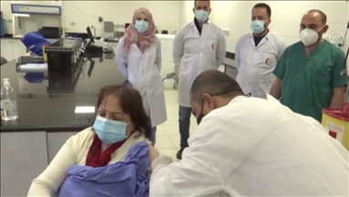 فلسطين.. بدء حملة تطعيم كورونا